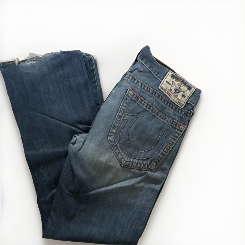 True Religion World Tour Women’s Blue Distressed Straight Low Rise Jeans W34