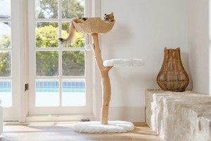 MAU Uni White Cat Tree 46" EXCELLENT CONDITION modern wooden cat climbing tree