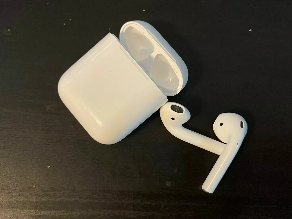 Genuine Apple AirPods In-Ear Wireless Bluetooth Earphones MMEF2 w/ Case -  White