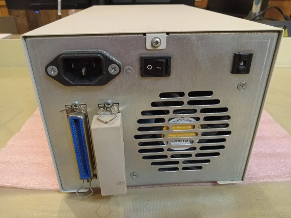 ADIC DLT4000 20/40GB EXTERNAL TAPE DRIVE 98-5486-01 - Image 3 of 4