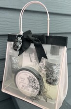 Simple Pleasures Freesia Jasmine Gift Set In Mesh Bag Metal Handle Pink Lace