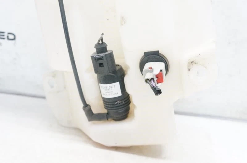 Chevrolet Silverado 2500 2015 botella depósito lavadora parabrisas 84763629 OEM Foto 2 de 4