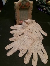 2 PAIRS OF IRISH CROCHET LACE GLOVES IVORY VINTAGE/ANTIQUE SIZE M