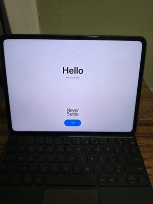 OnePlus Pad 128GB 8GB RAM Halo Green + Magnetic Keyboard   Excellent Condition