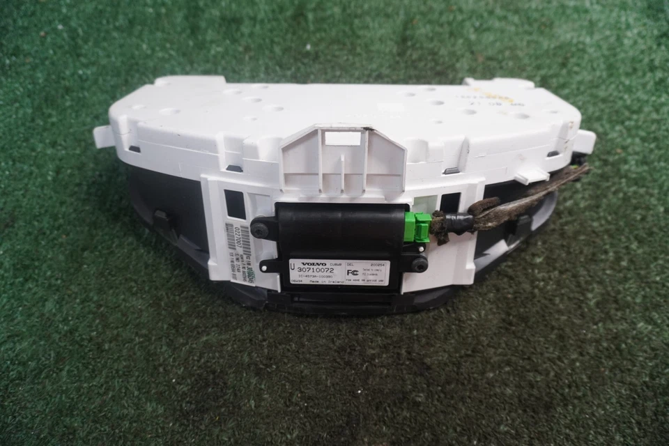 Volvo S40 2005 2006 2007 velocímetro calibre grupo fabricante de equipos originales 85 k millas 30710072 Foto 2 de 4