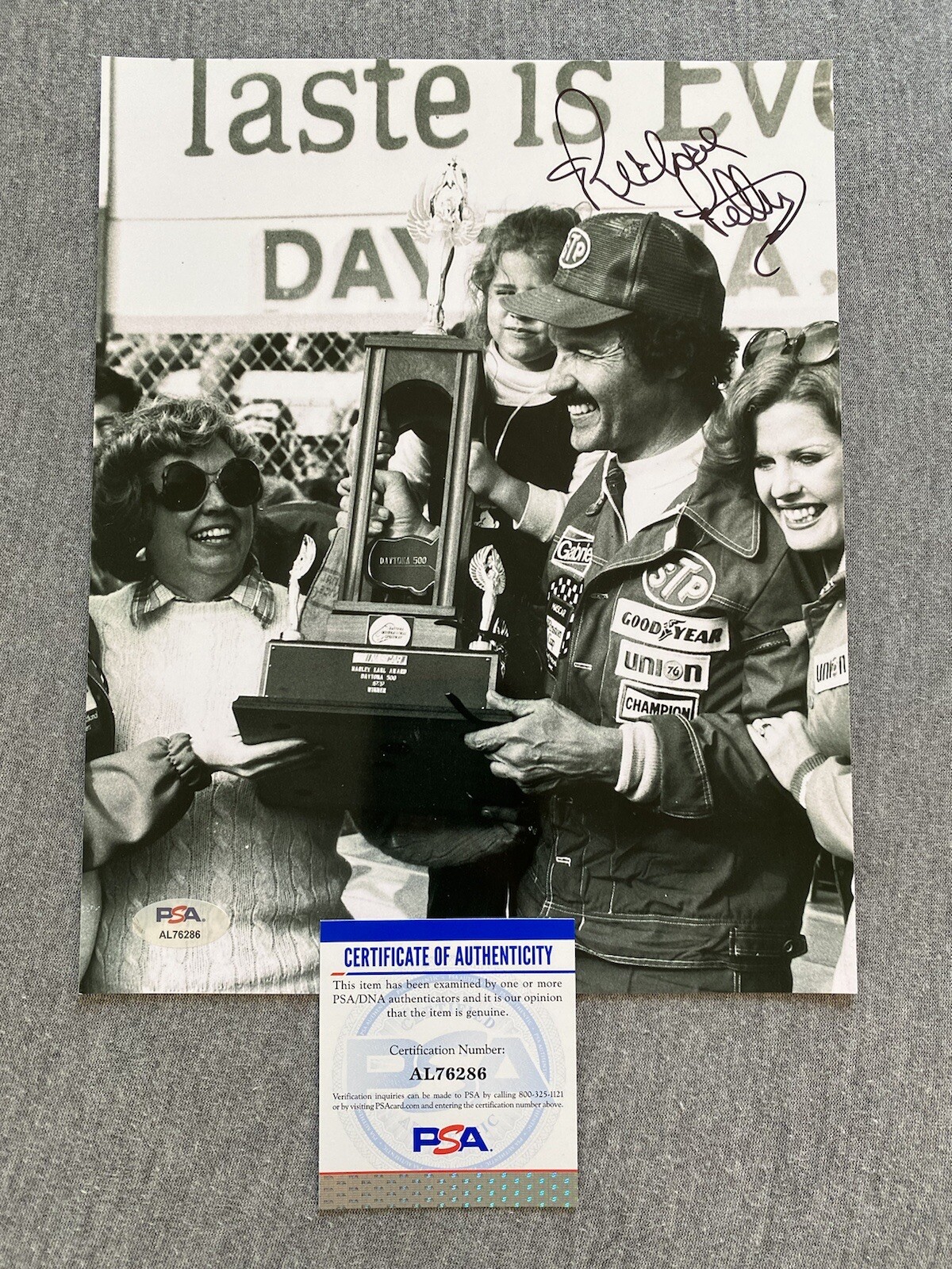 1979 DAYTONA 500- RICHARD PETTY AUTOGRAPH 8x10 VICTORY PHOTO 6th PSA/DNA AL76286