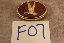 F07B VINTAGE SOLID BRASS OVAL BELT BUCKLE 24K GOLD FINISH DUCK LEATHER BACKGROUN