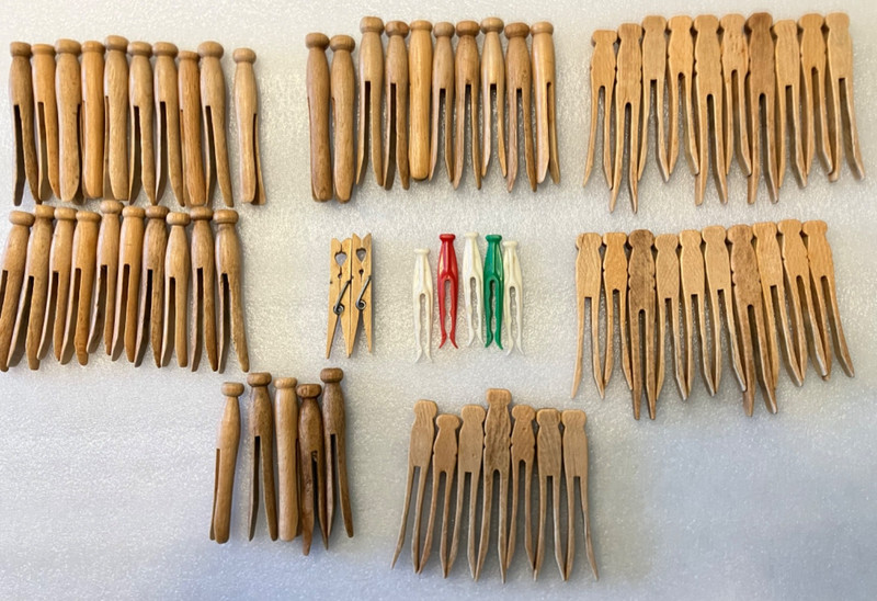 Vtg 69 PRIMITIVE Old FLAT / ROUND head Wood ClothesPins Nice Patina Farm Laundry