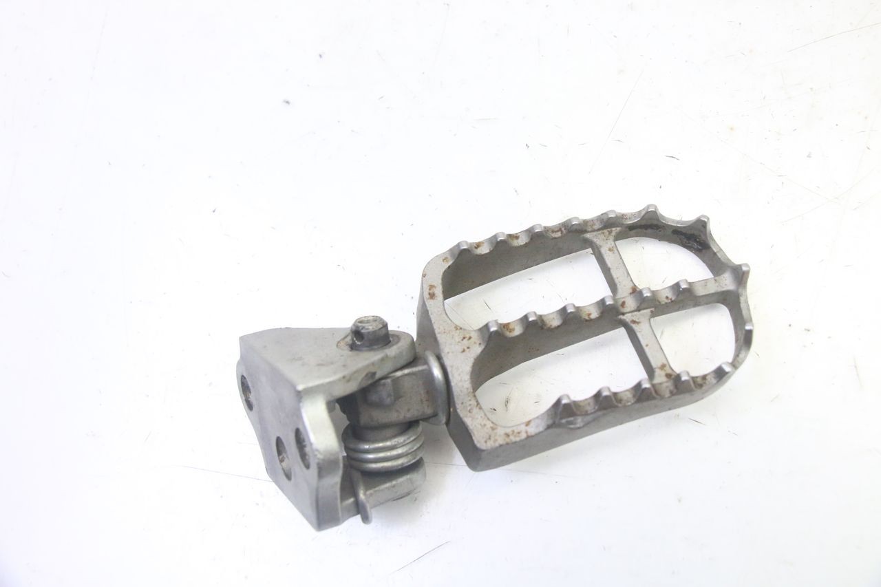 FRONT RIGHT FOOTREST MOUNT - YAMAHA YZF YZ-F 450 (2014 - 2016)