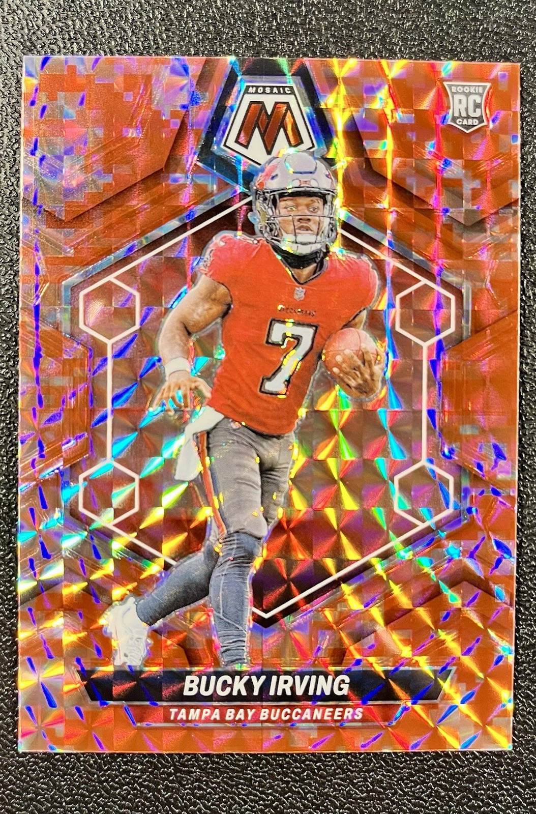 2024 Panini Mosaic Rookies Red Camo Mosaic Prizm Bucky Irving #385 RC Buccaneers