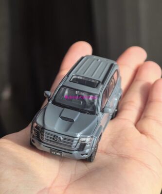 Masdi 1:64 Gray LC300 Land Cruiser ORV SUV Sports Model Diecast