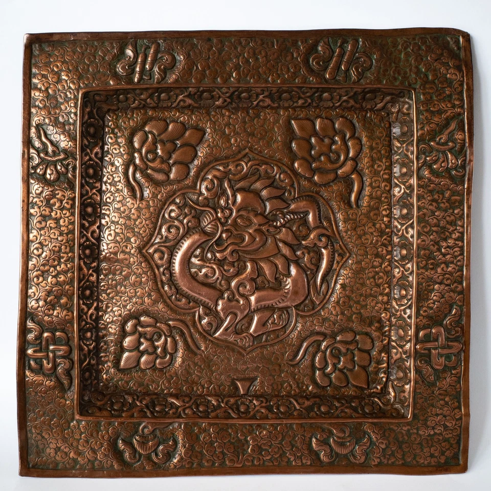 Antique Tibetan Buddhist Copper Repousse Tray Dragon Auspicious Signs 19th-20thC Foto 2 de 4