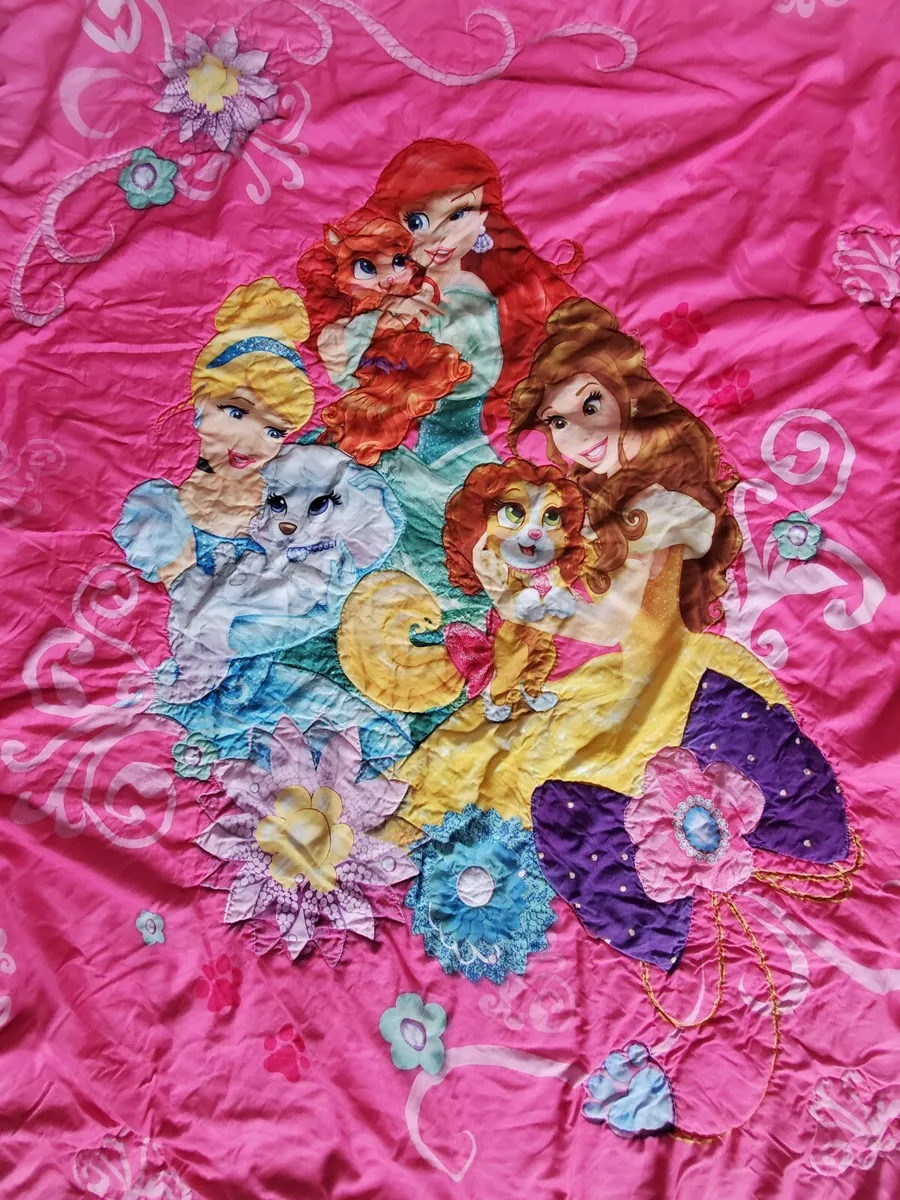 DISNEY PRINCESS WITH PUPPYS BLANKET 56 x 42 inches approx. PINK REVERSIBLE