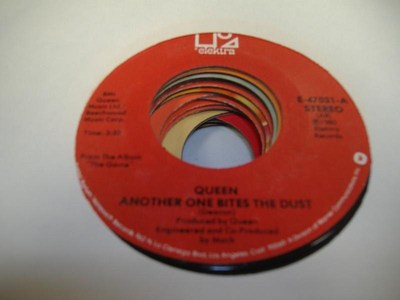 Rock 45 QUEEN - Another One Bites the Dust on Elektra