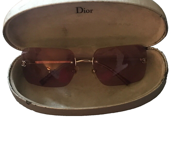 Vintage CHANEL rimless metal CC logo pink sunglasses. C.124/76. On