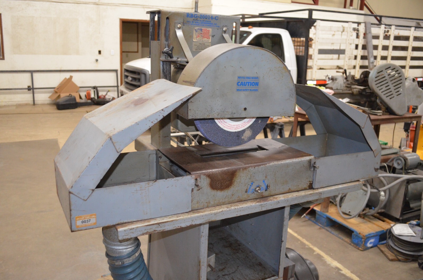 Wall Enterprises Lawn Mower Blade Sharpener/Grinder RBG20014C w/Dust