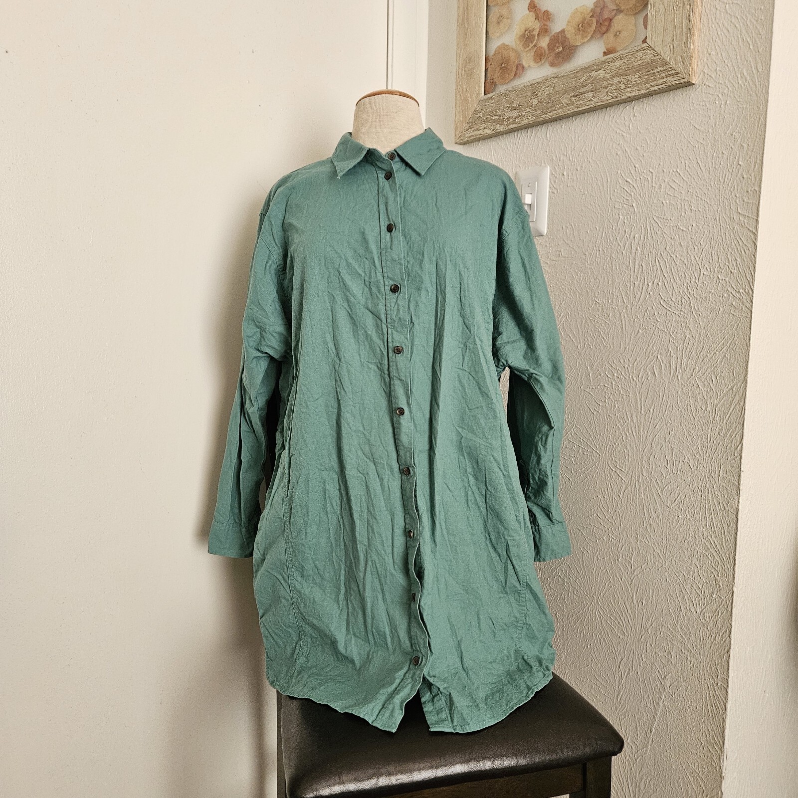 Universal Thread Long Sleeve Button Down Collared… - image 1