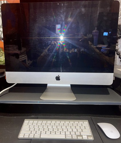 APPLE BUNDLE: iMac 21.5” Desktop (Mid-2010) + Wireless Keyboard & Wireless Mouse - Picture 7 of 7