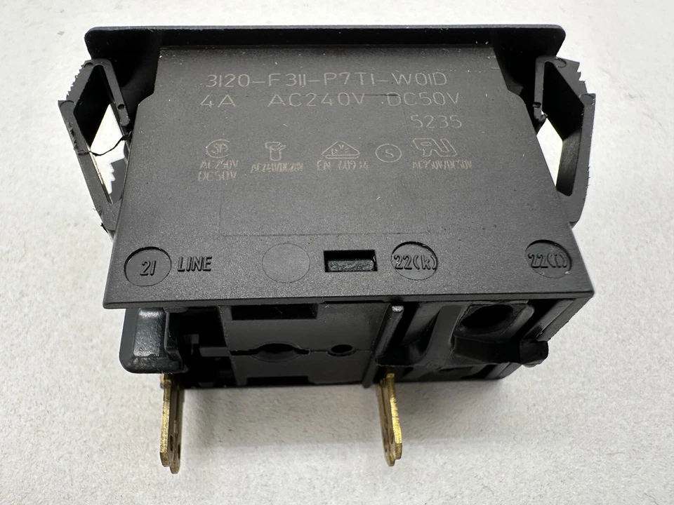 INTERRUPTOR INTERRUPTORES DE CIRCUITO E-T-A 3120-F311-P7T1-W02A-16A Foto 4 de 4