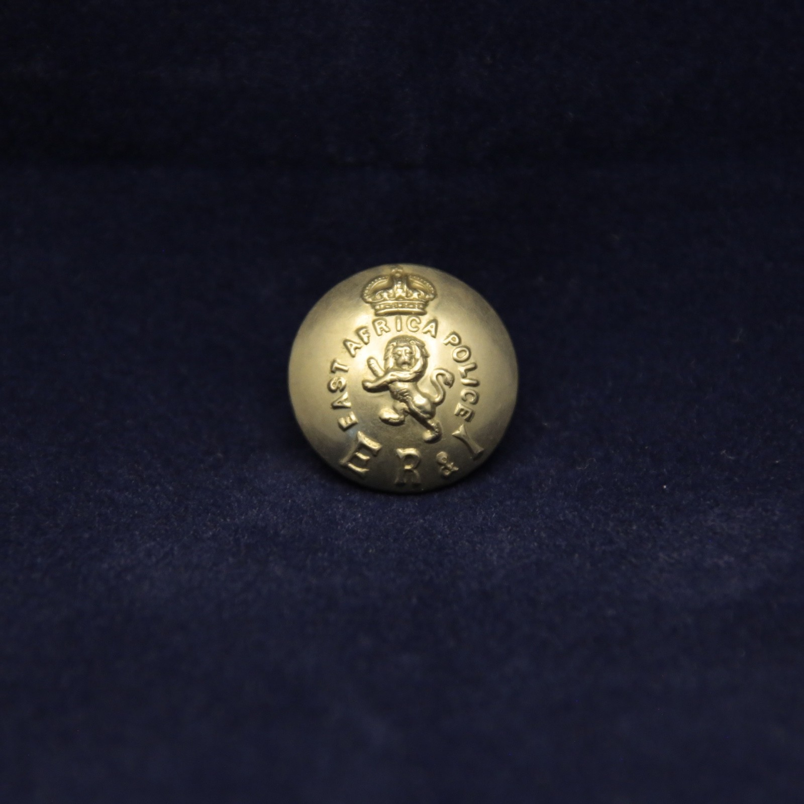 Edward VII East Africa Police Gilt Button - E.R. & I Cypher - V & R Blakemore