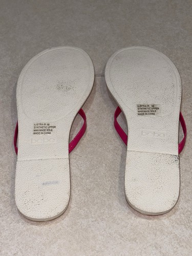 BEBE Women’s Flip Flops Ilistra Hot Pink Patent Flat Size 10 New - Picture 5 of 6