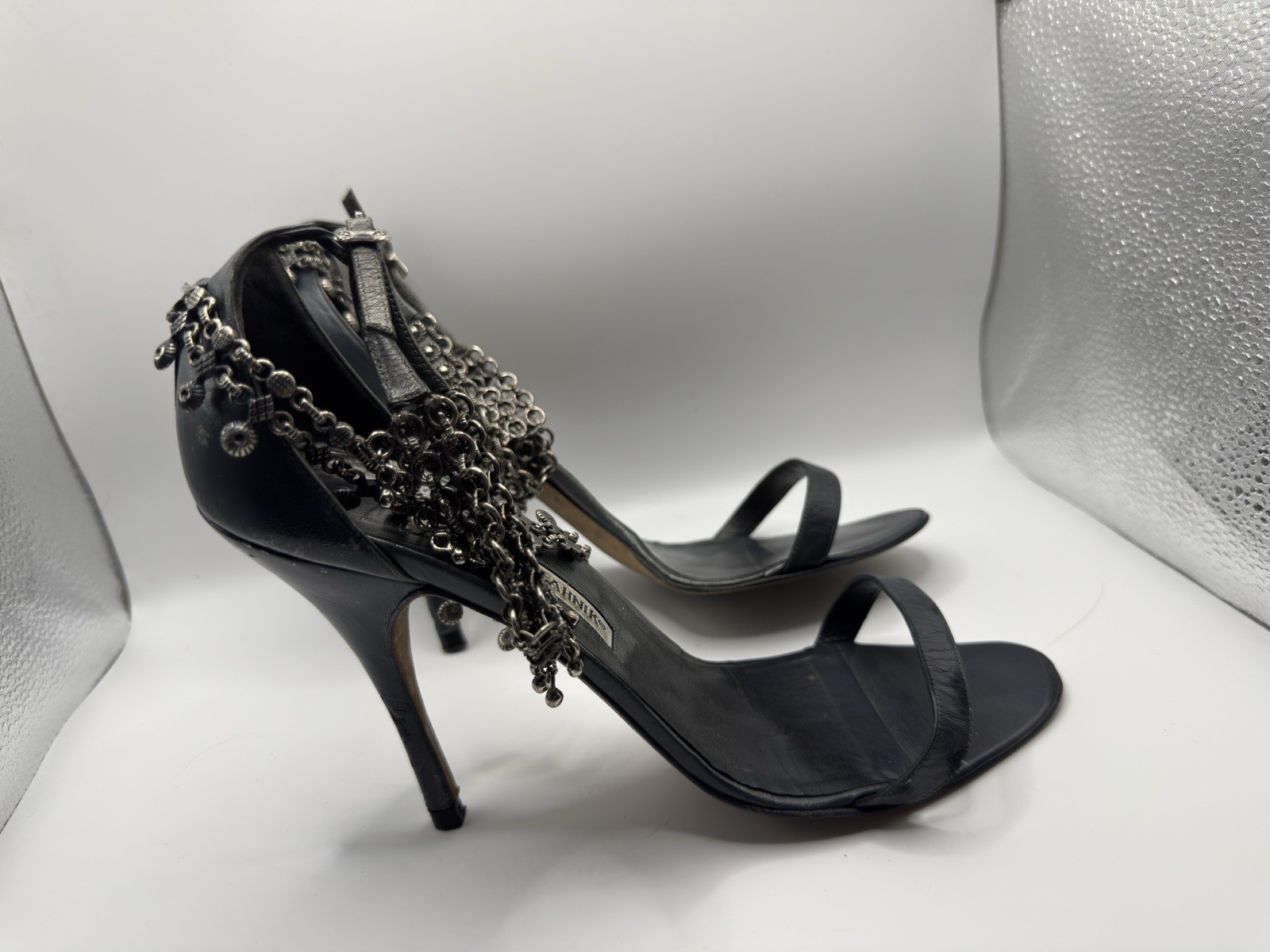 manolo blahnik - image 4