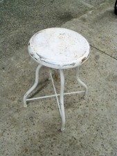 ANTIQUE METAL DOCTOR'S ADJUSTABLE STOOL (POSSIBLY 1930'S)