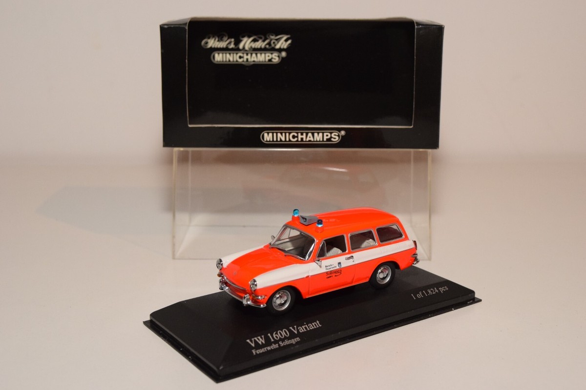 ミニチャンプス製 MINICHANPS 1/43 VW1600 TL Fastback blue 1966