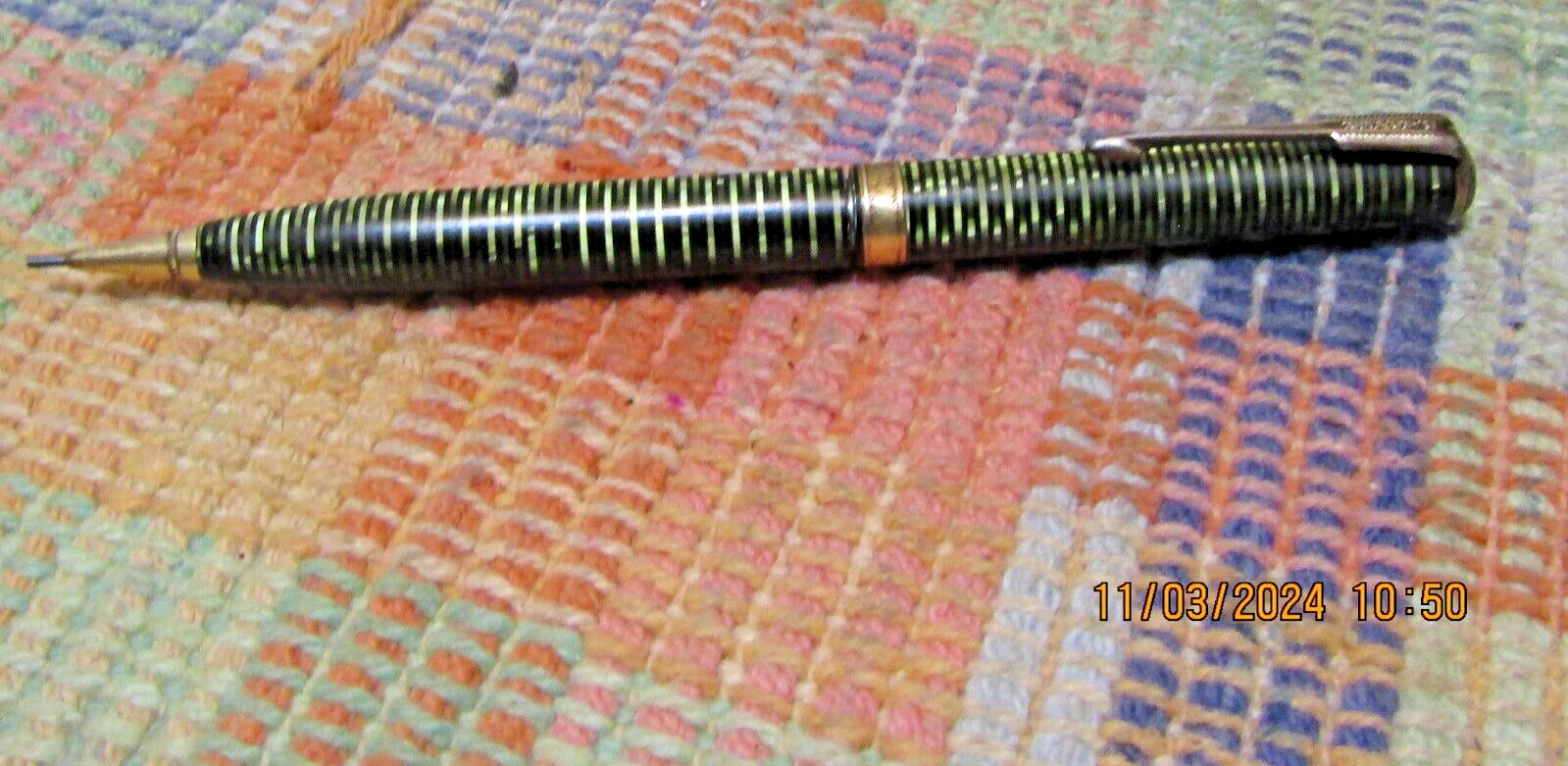 VINTAGE PEALIZED GREEN STRIPE JEWEL PARKER MECHANICAL PENCIL !!
