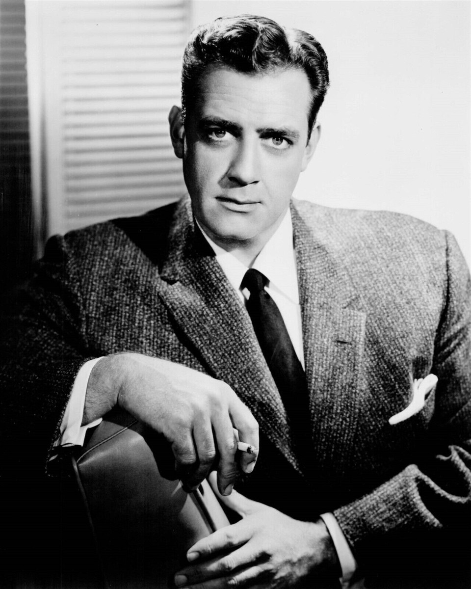 Raymond Burr young 1950's portrait smoking cigarette as Perry Mason 5x7  photo