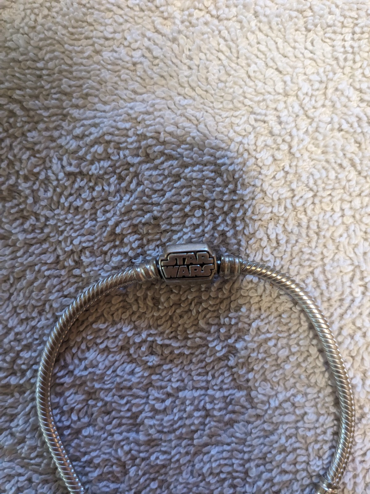 Authentic Pandora Moments Star Wars™ Snake Chain Clas… Gem