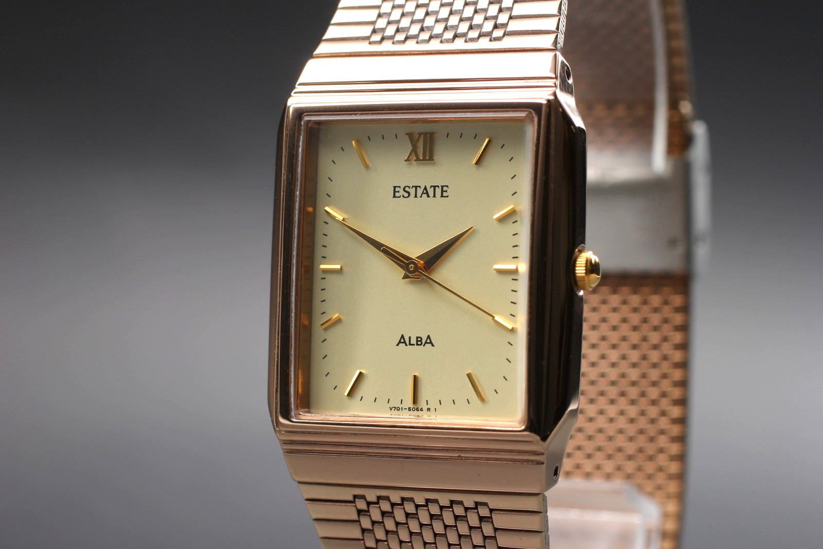 Vintage MINT] Tank Alba From V701-5000 Estate Men's JAPAN Seiko Quartz [Near - vintagewatches.pk