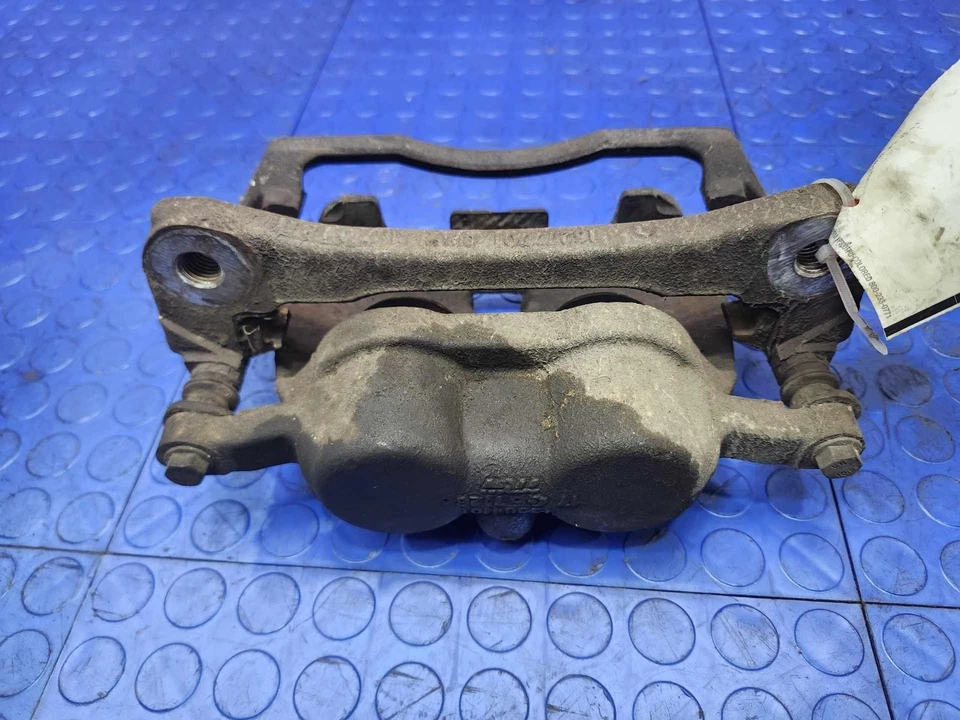 Оригинальный суппорт заднего тормоза в сборе для правой стороны пассажира 09–18 Dodge Ram 2500 3500 - Изображение 4 из 4