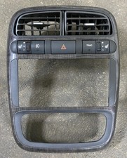 01-05 2002 Saturn L Series L300 Radio Dash Bezel Vents Heated Seat Switch Gray