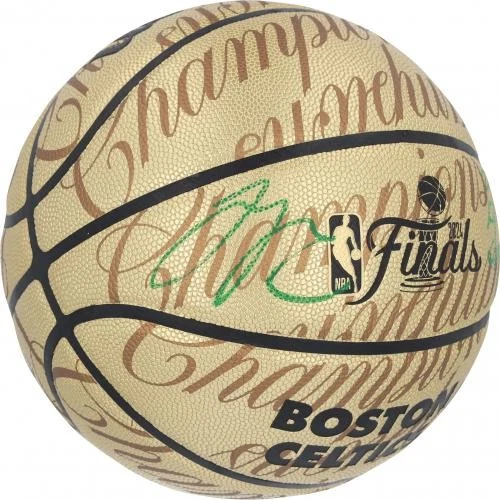 Balón de Coleccionista Wilson Firmado Campeones Finales Jrue Holiday Celtics 2024 con Insc Foto 2 de 4