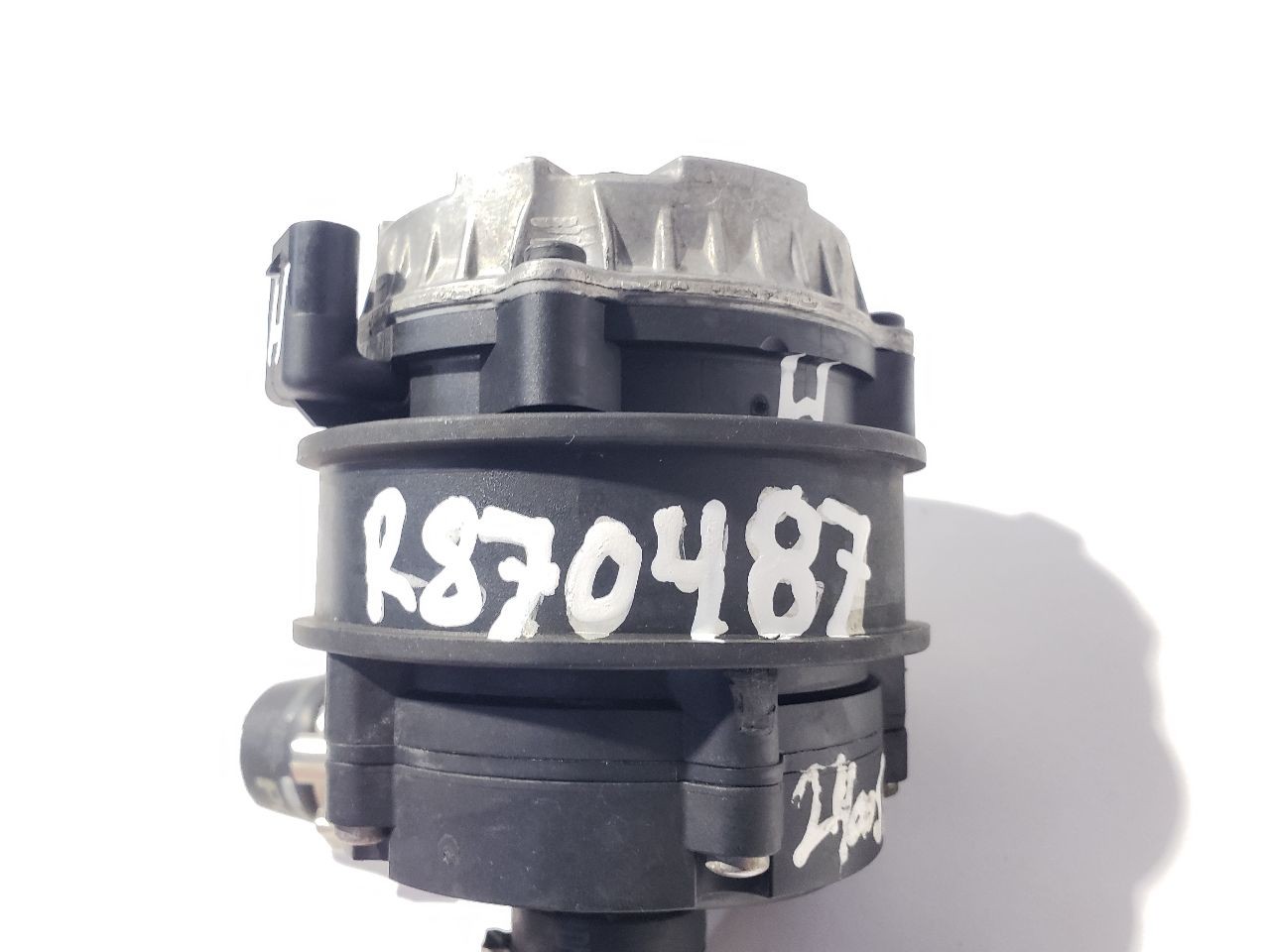 Maserati Ghibli 2017 Water pump with housing