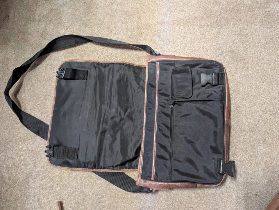 Wilsons 棕色皮革笔记本电脑邮差包复古旅行肩带 — 第 3/4 张图片