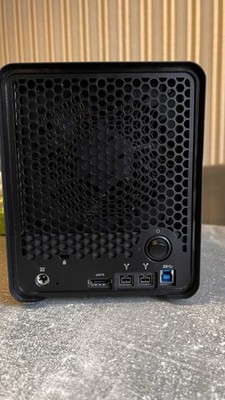 Drobo DR4-a 4-Bay NAS Netzgebundener Speicher eSATA/USB Schwarz