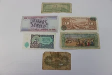 MIXED LOT DIFFERENT WORLD PAPER MONEY BANKNOTES CURRENCY....SEE PHOTOS...