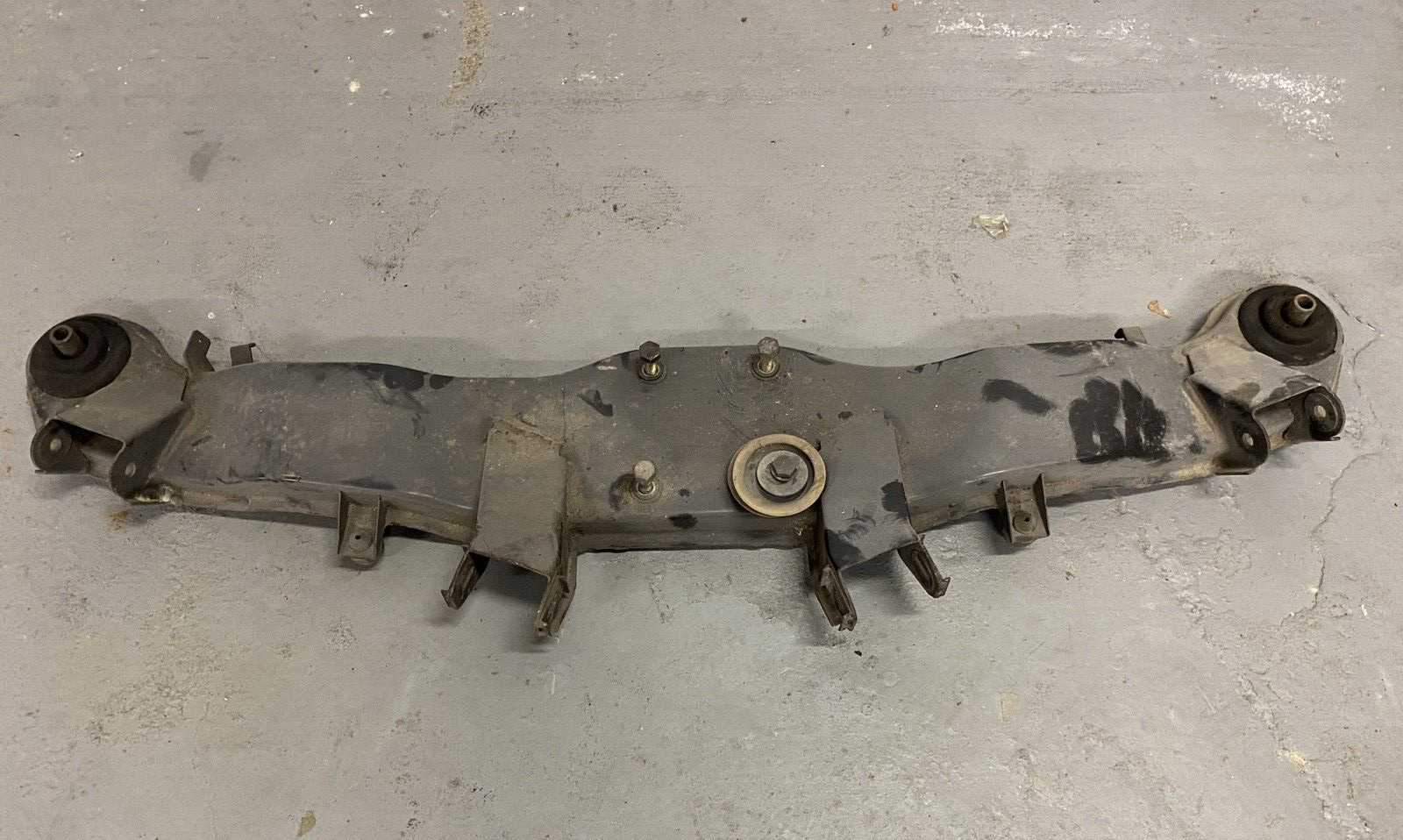 84-91 MASERATI BITURBO/425/430/228/SPYDER/Si REAR SUSPENSION SUBFRAME