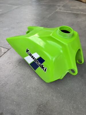 タンク Kawasaki 1983 1984 1985 KX80 OEM Used Fuel Tank / Gas Tank