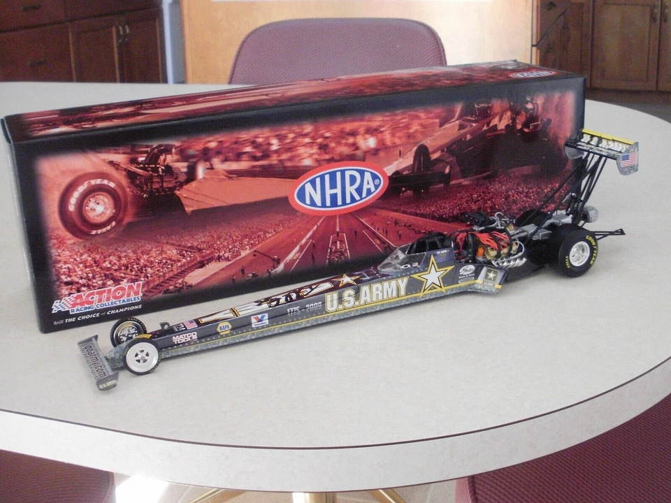 NHRA 1/24 TONY SCHUMACHER AUTOGRAPHED 2009 RCCA ARMY COLOR CHROME T/F 1/75 #7 - Image 2 of 4