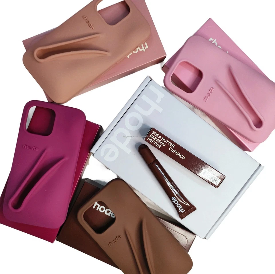 Funda de teléfono de silicona con tinte labial Rhode Peptide CON brillo labial Foto 4 de 4