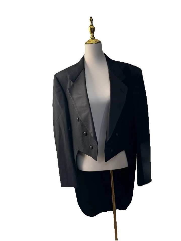 Abrigo trasero de esmoquin negro Christian Dior para hombre solapas de muesca satinada hecho en EE. UU. Foto 2 de 4