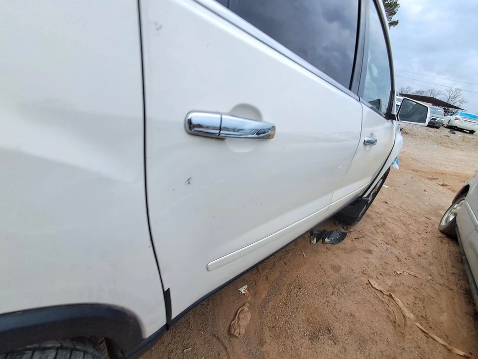 Used Rear Right Door Assembly Rear Side fits: 2010 Gmc Acadia Rear Right Grade A - Изображение 2 из 4