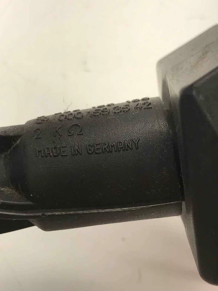 1997 - 2000 MERCEDES BENZ C-CLASS Bobina de Ignição com Vela de Ignição 0001593542 - Imagem 4 de 4