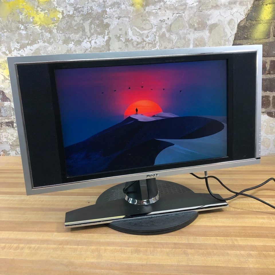 Dell W1900 19" 720p HD LCD Monitor RGB/S-VIDEO/VGA/RCA (RETRO GAMING) - Image 2 of 4