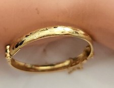 VINTAGE CHILD'S VINTAGE BANGLE BRACELET 2" DIA.