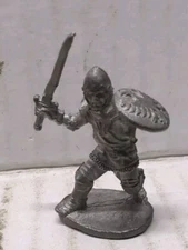 RAL PARTHA FIGHTER W/SWORD & SHIELD PEWTER MINI  FIGURE AD&D D&D TSR 1985 C7