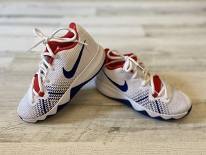 kyrie flytrap white and blue